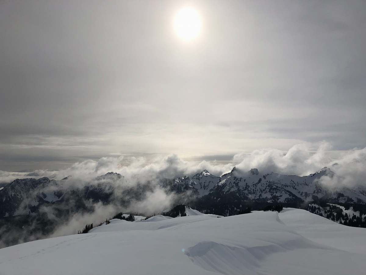 grey snow-capped mountain mount rainier